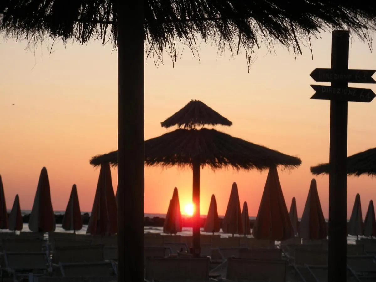 Hotel Villa Aurora Bellaria-Igea Marina 2*,  Włochy